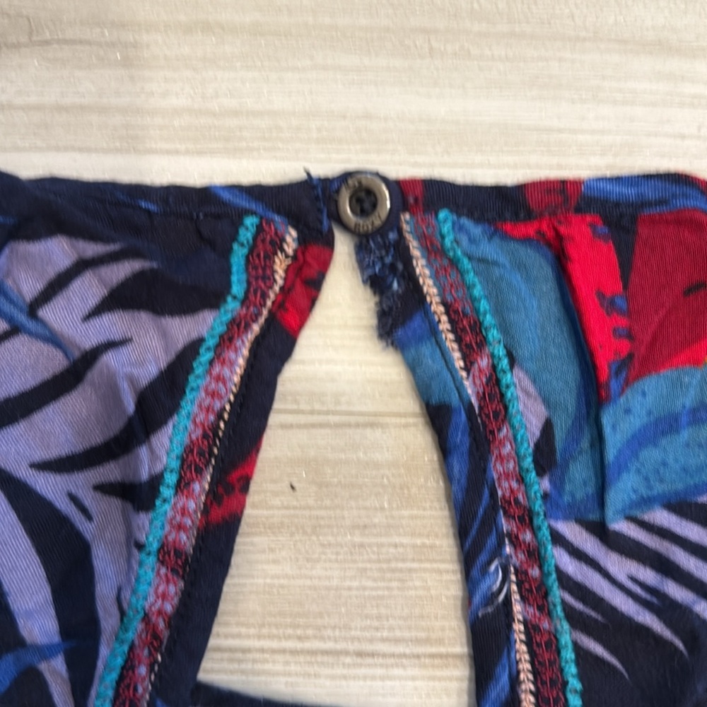Floral Print Roxy Top - Picture 6 of 6